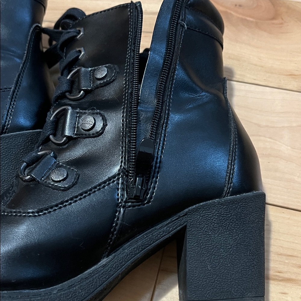Elegant Black Women's Winter Boots - Picture 16 of 16